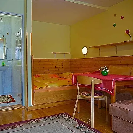 A Drevenica Pri Hati Guest house